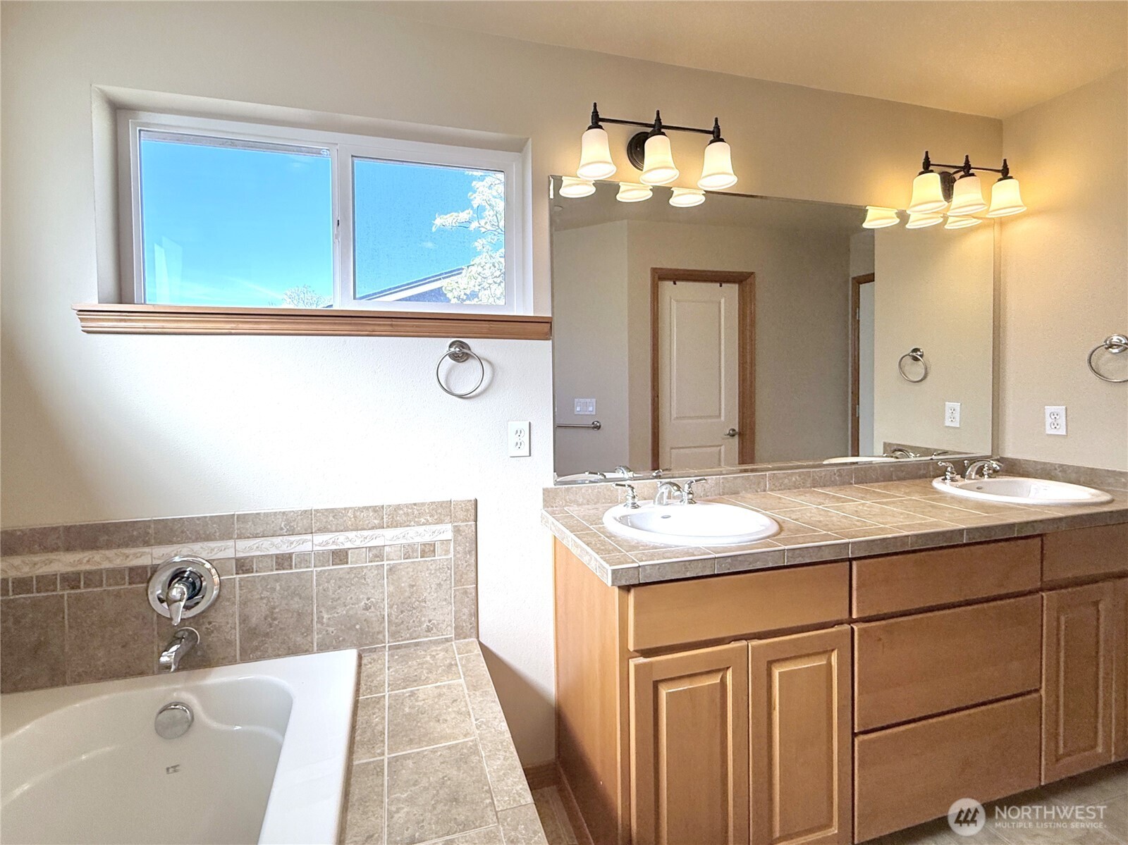 3727 134th Place SW, Lynnwood, WA 98087