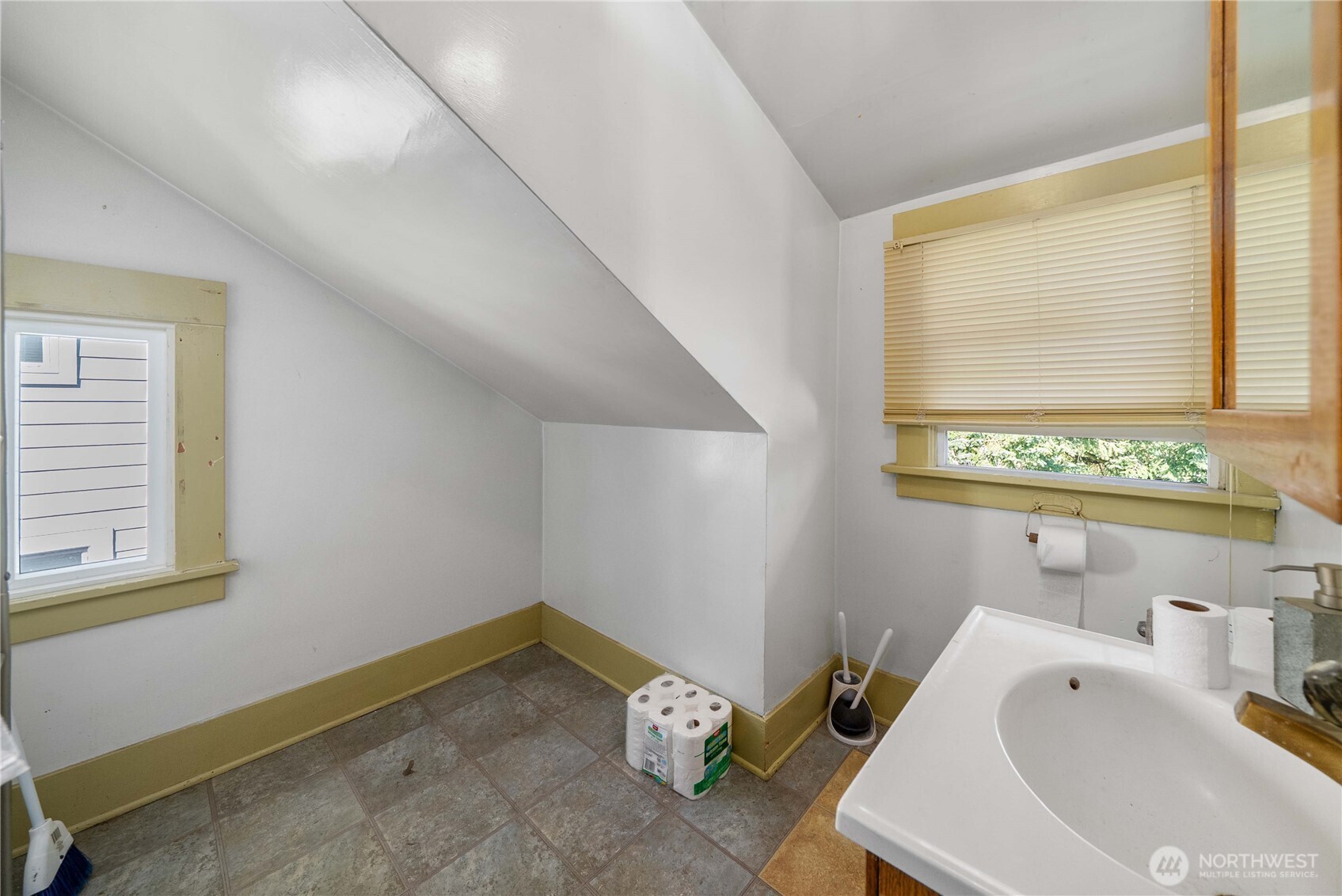 941 / 935 S Sprague Avenue , Tacoma, WA 98405