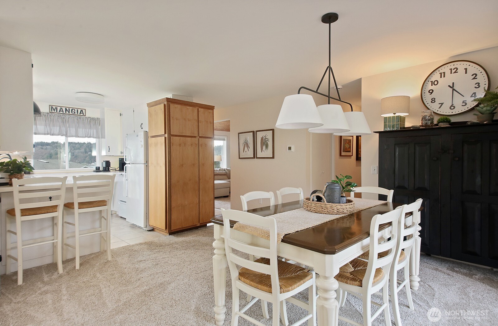 8201 Olympic View Lane , Clinton, WA 98236
