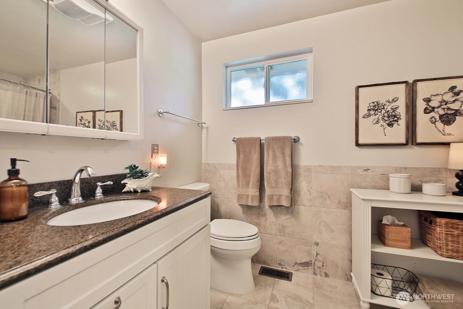 8201 Olympic View Lane , Clinton, WA 98236