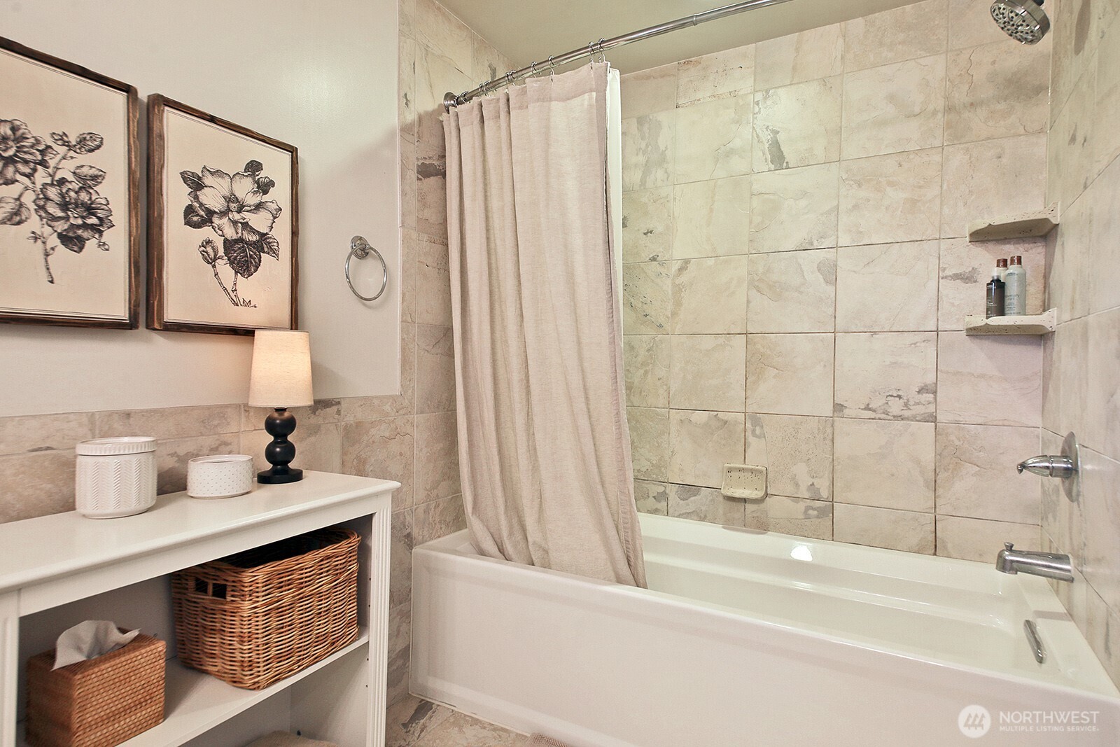 8201 Olympic View Lane , Clinton, WA 98236