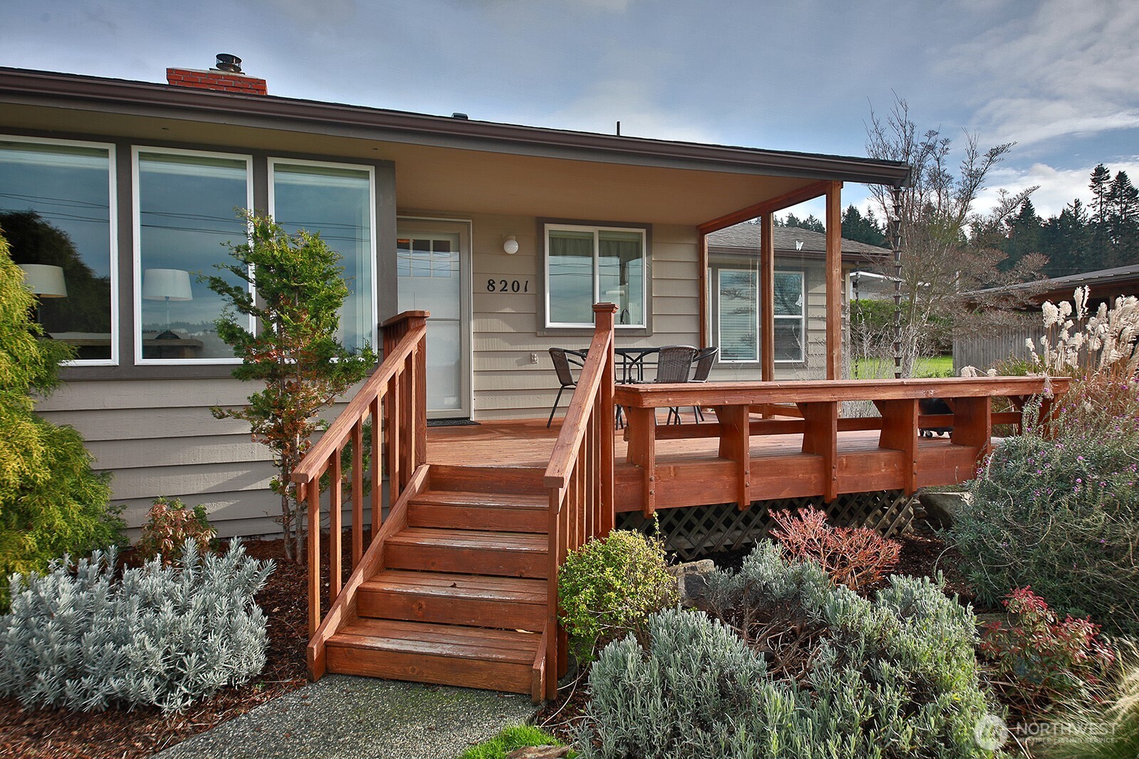 8201 Olympic View Lane , Clinton, WA 98236
