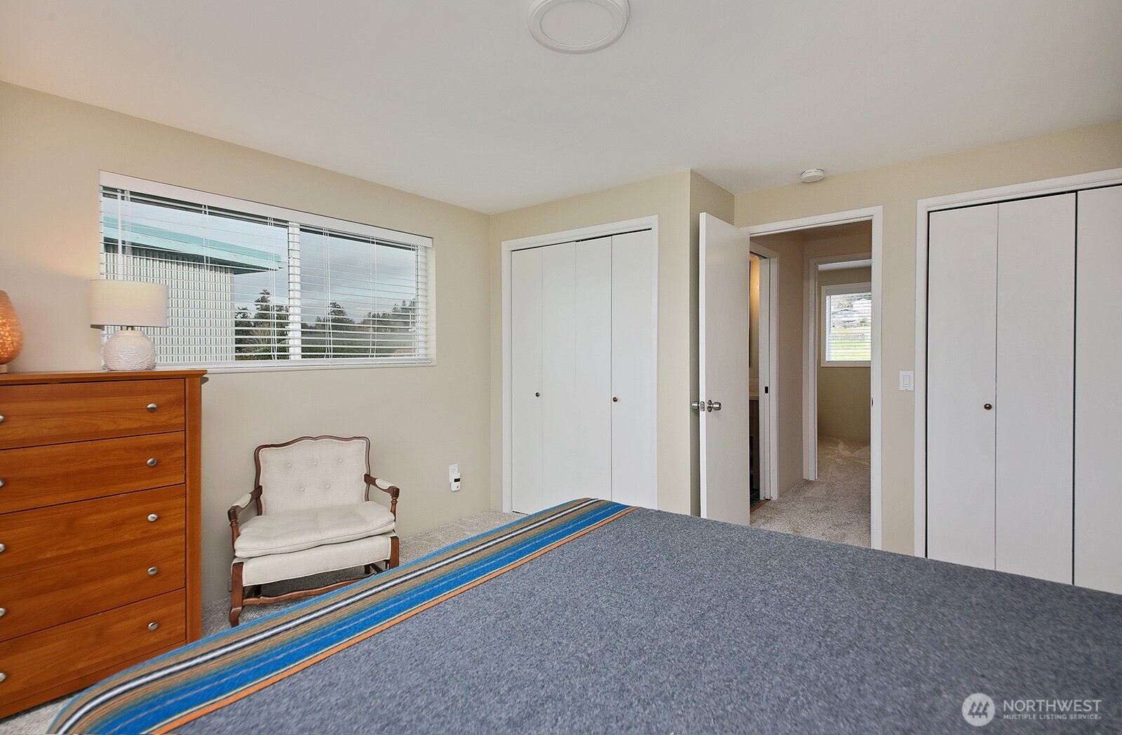 8201 Olympic View Lane , Clinton, WA 98236