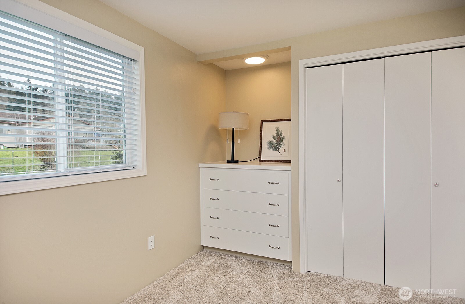 8201 Olympic View Lane , Clinton, WA 98236