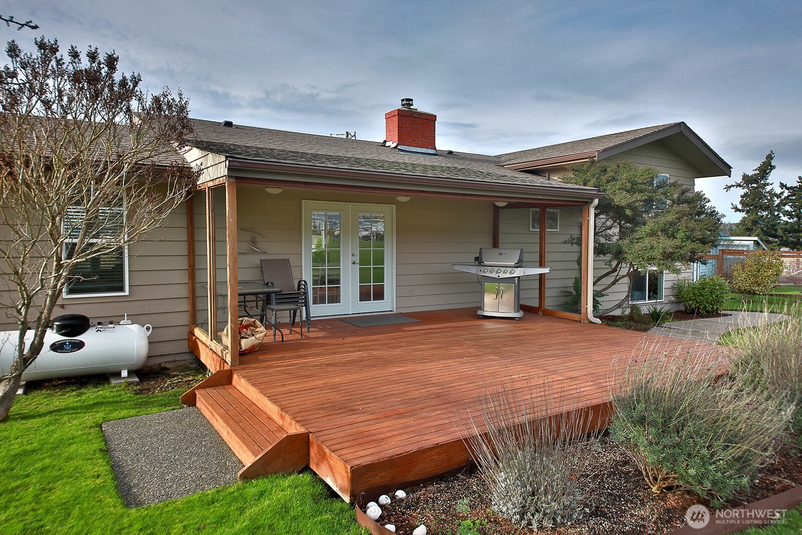 8201 Olympic View Lane , Clinton, WA 98236