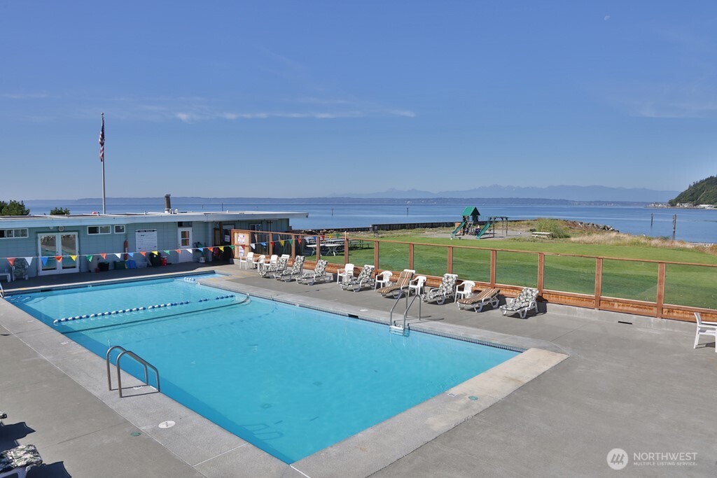8201 Olympic View Lane , Clinton, WA 98236