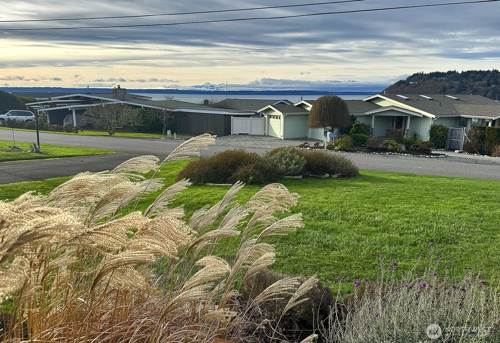 8201 Olympic View Lane , Clinton, WA 98236
