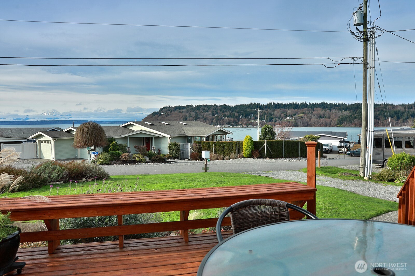 8201 Olympic View Lane , Clinton, WA 98236