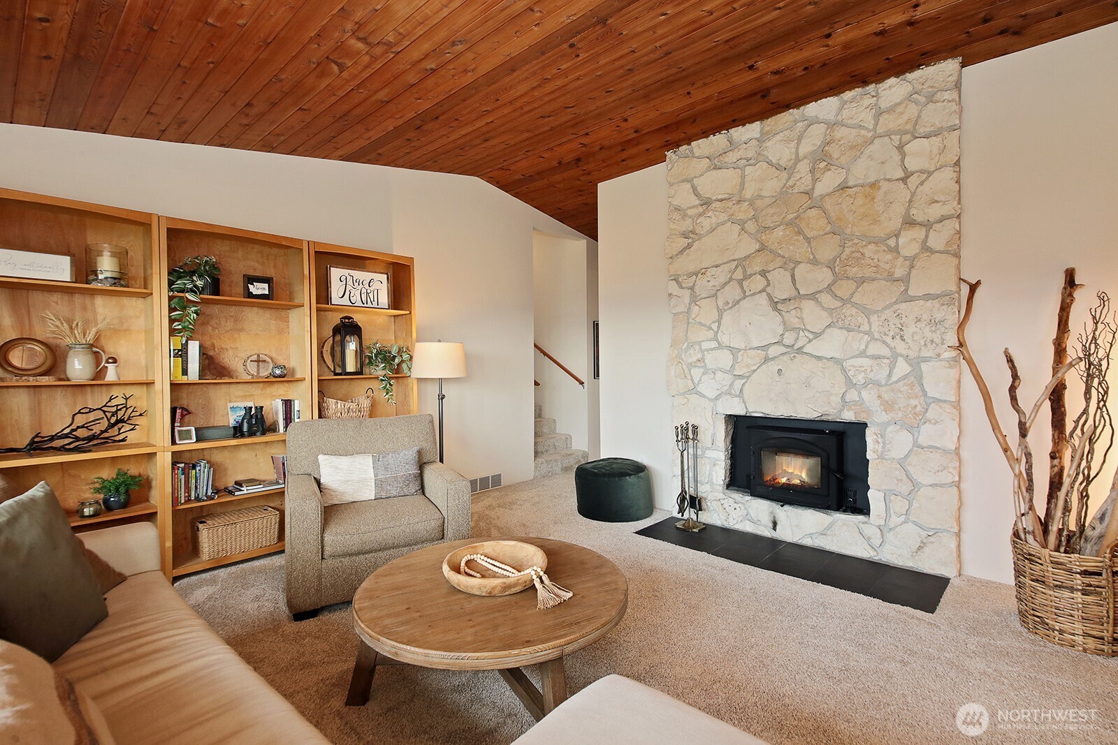 8201 Olympic View Lane , Clinton, WA 98236