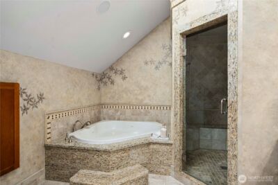 11028 E Riverside Drive , Bothell, WA 98011 - Photo 26