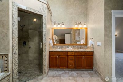 11028 E Riverside Drive , Bothell, WA 98011 - Photo 28