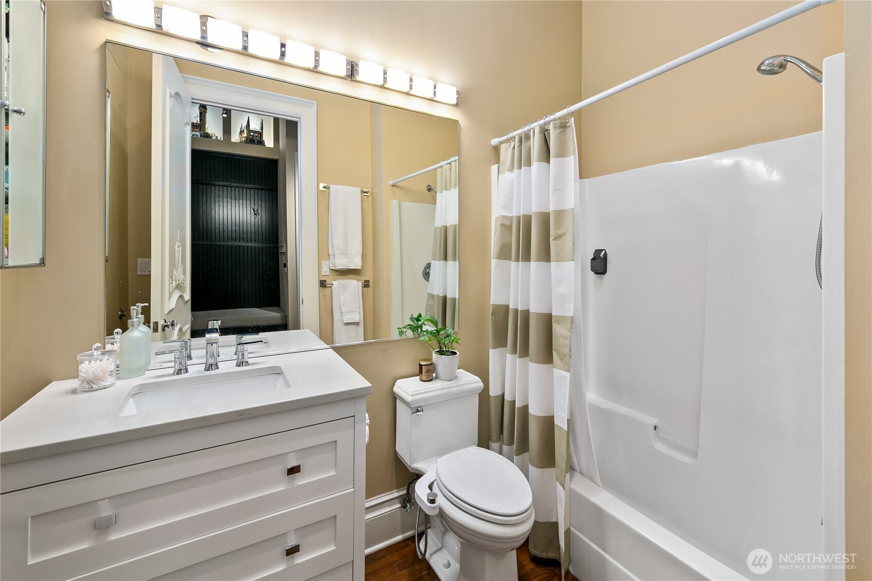 75 S Main Street #309, Seattle, WA 98104