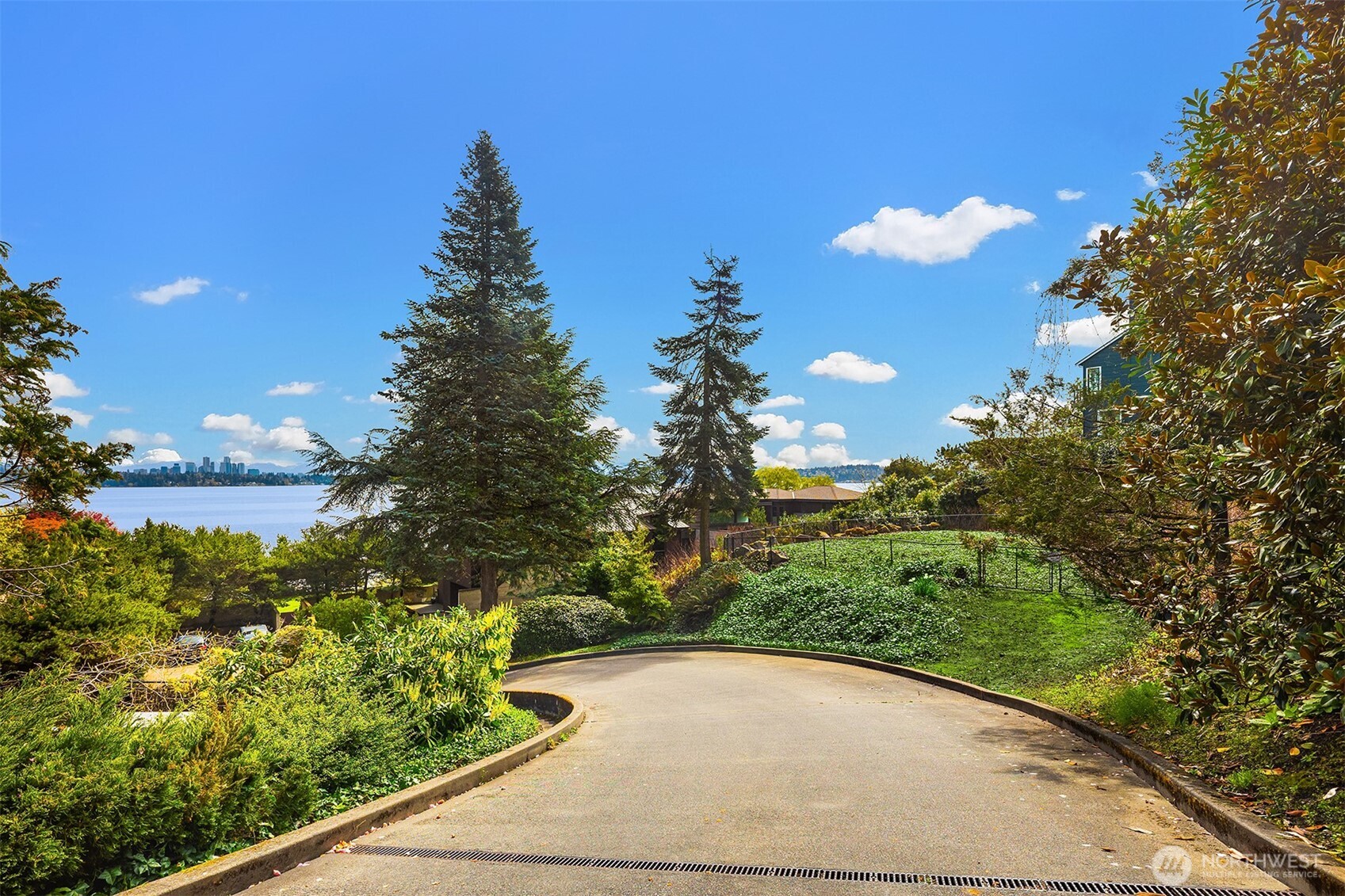 41026 VL Undisclosed , Seattle, WA 98122