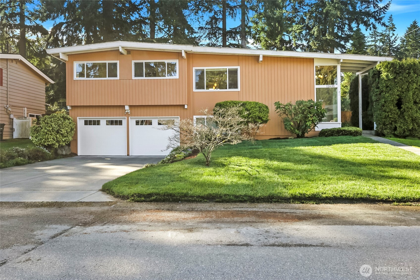 12635 SE 54th Street , Bellevue, WA 98006