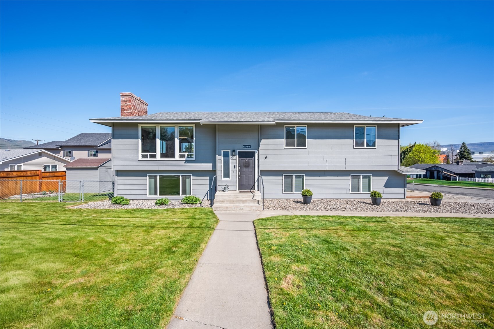 932 CRAWFORD Avenue , Wenatchee, WA 98801
