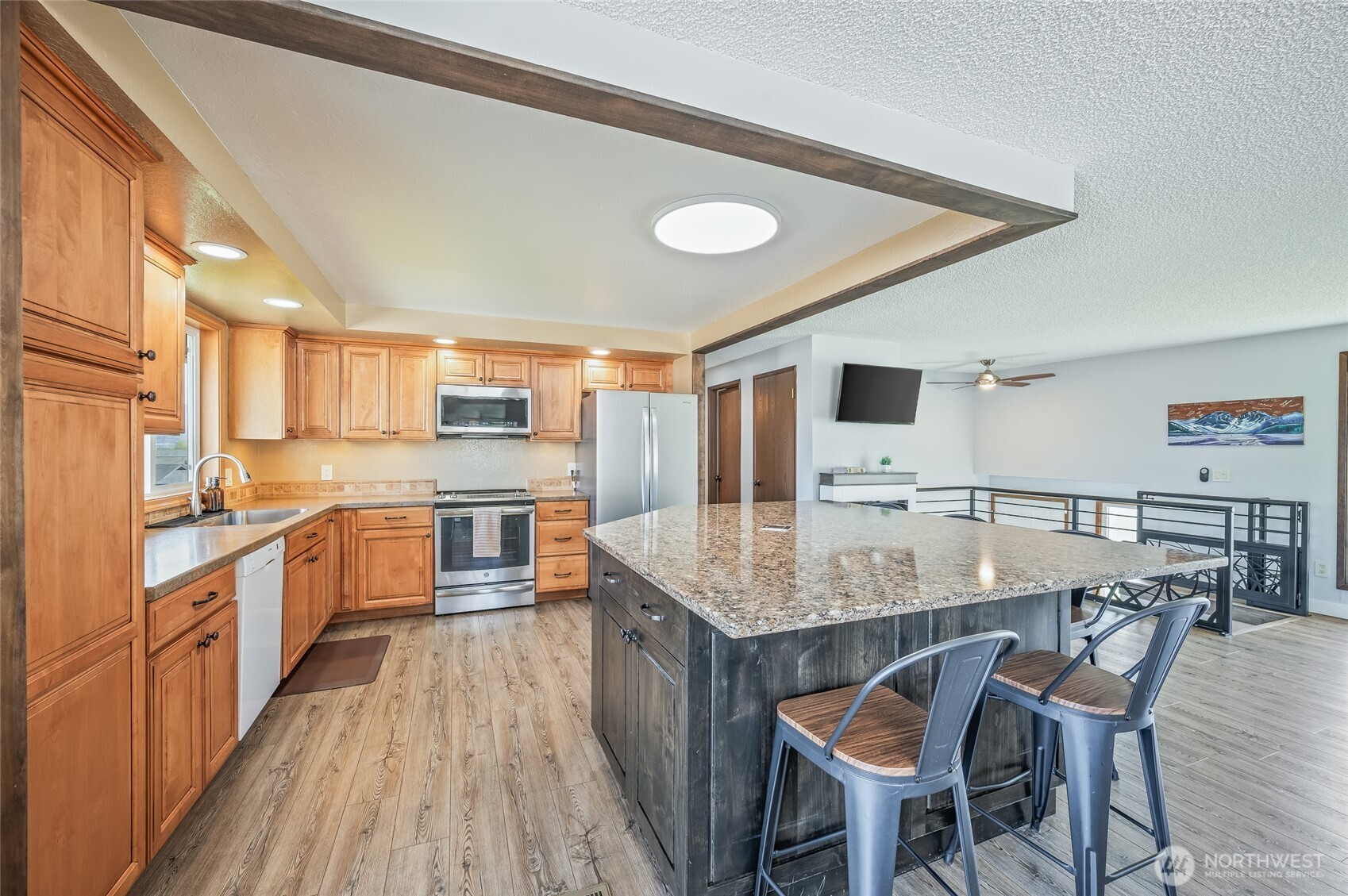 932 CRAWFORD Avenue , Wenatchee, WA 98801