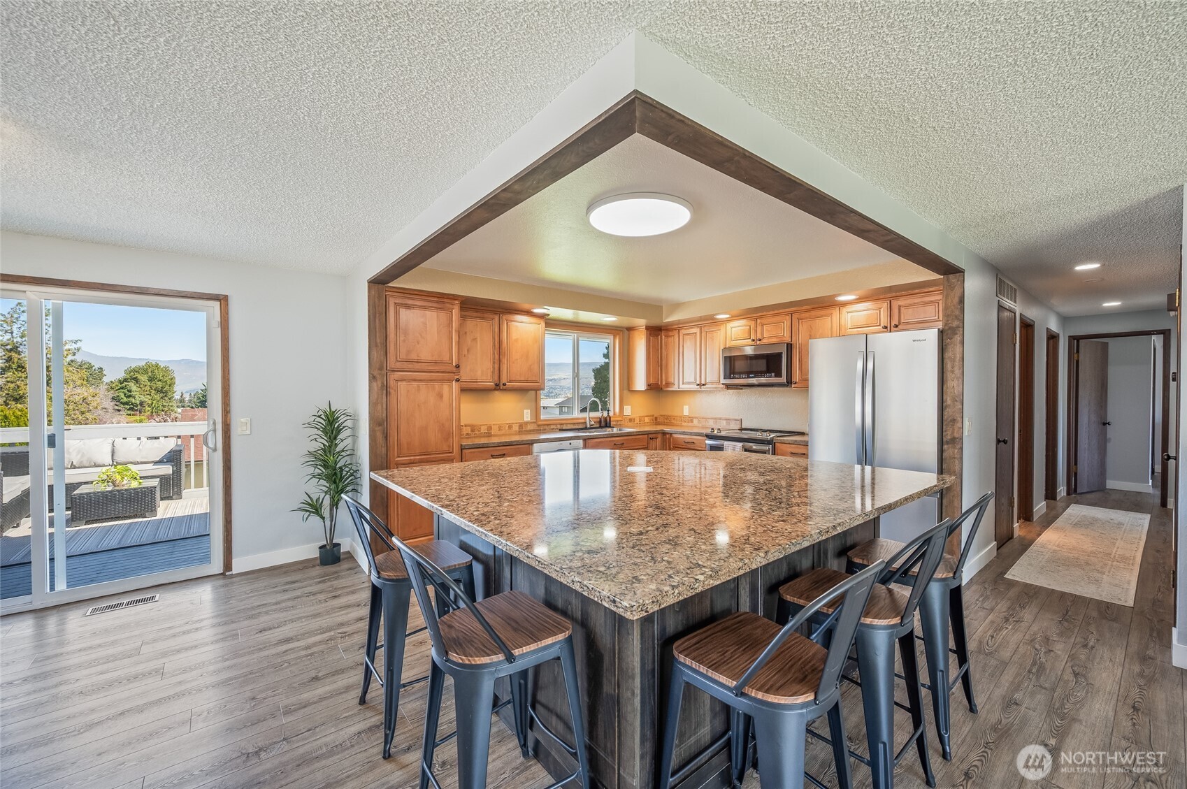 932 CRAWFORD Avenue , Wenatchee, WA 98801