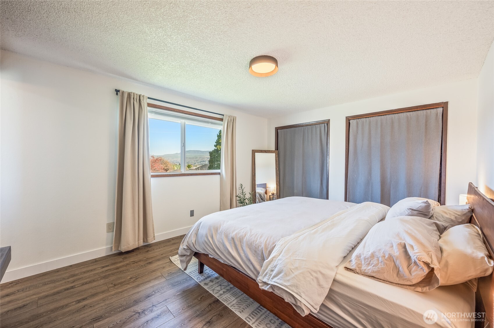 932 CRAWFORD Avenue , Wenatchee, WA 98801