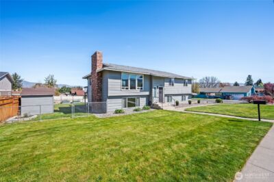 932 CRAWFORD Avenue , Wenatchee, WA 98801 - Photo 2