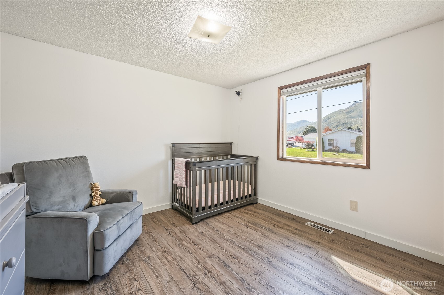 932 CRAWFORD Avenue , Wenatchee, WA 98801