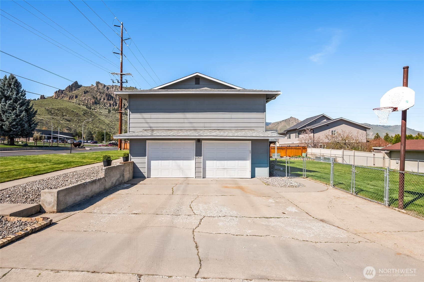 932 CRAWFORD Avenue , Wenatchee, WA 98801