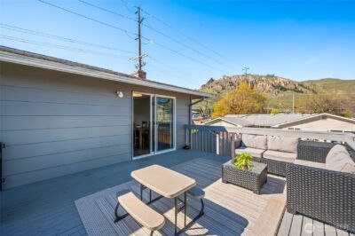 932 CRAWFORD Avenue , Wenatchee, WA 98801 - Photo 4