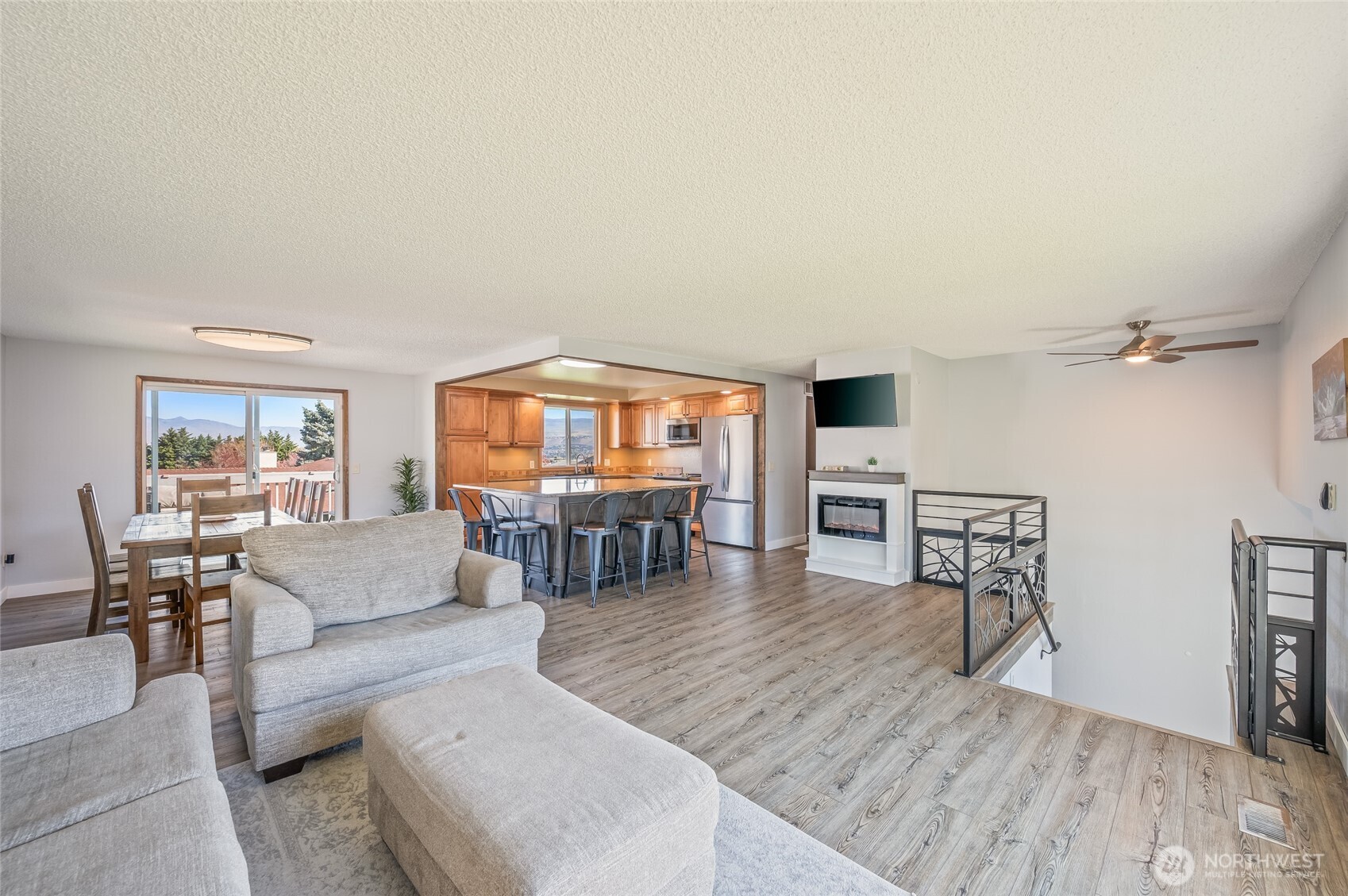 932 CRAWFORD Avenue , Wenatchee, WA 98801