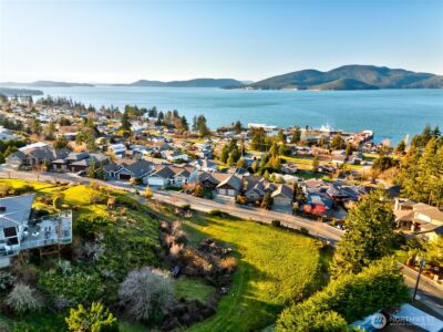 2707 17th Street , Anacortes, WA 98221