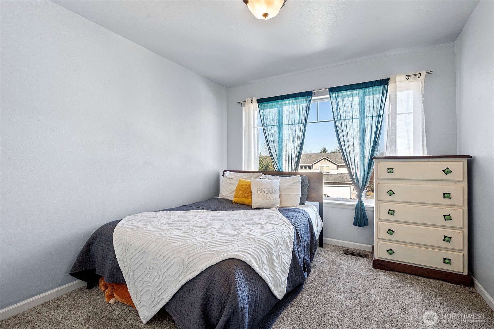 659 Joy Street , Eatonville, WA 98328