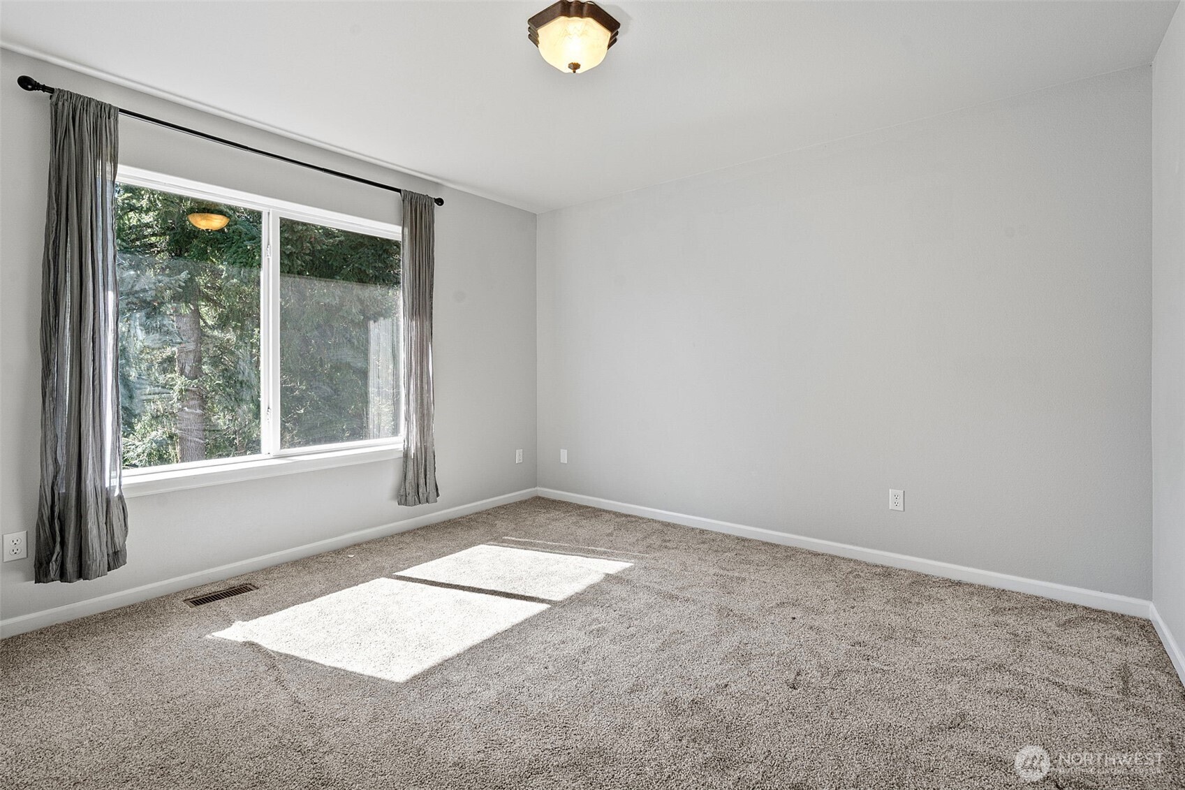 659 Joy Street , Eatonville, WA 98328