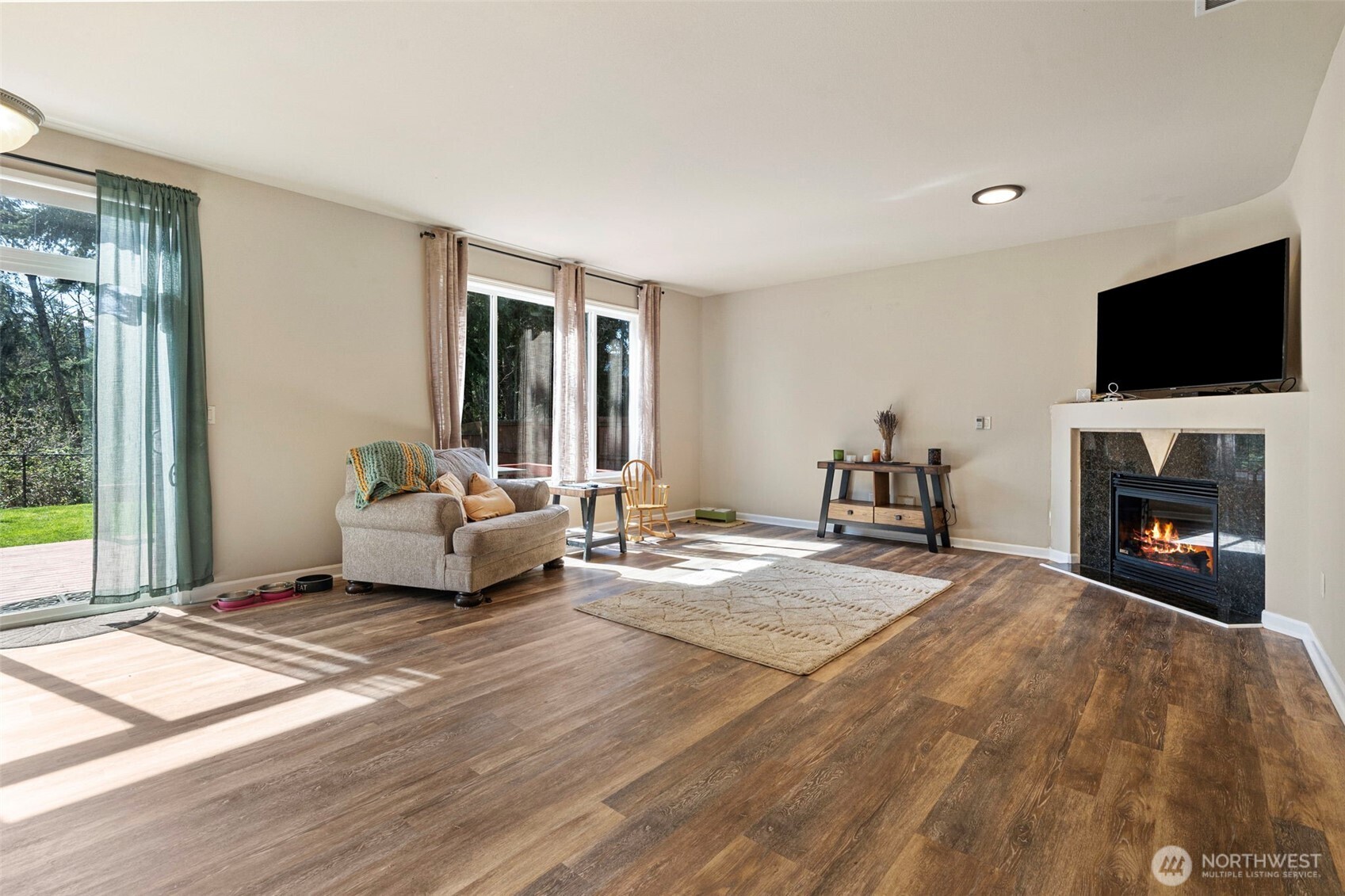 659 Joy Street , Eatonville, WA 98328