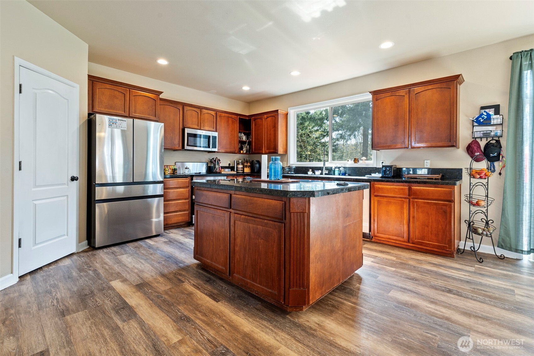 659 Joy Street , Eatonville, WA 98328