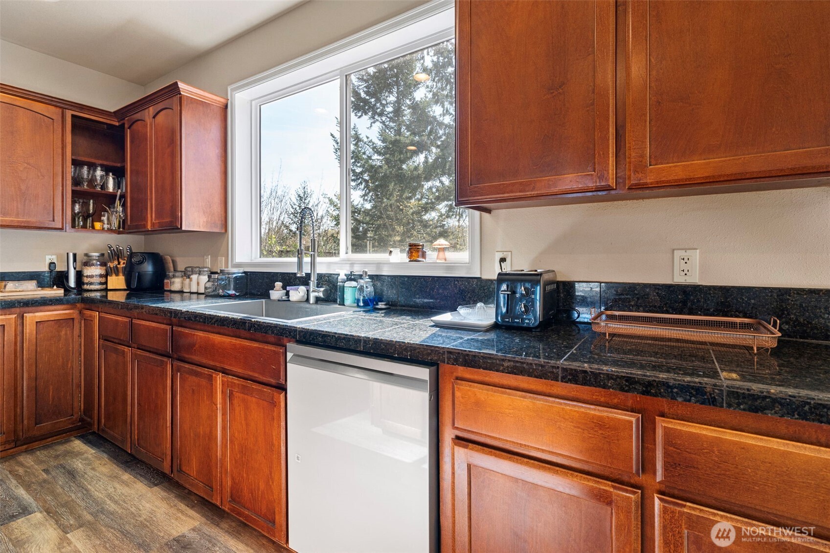 659 Joy Street , Eatonville, WA 98328