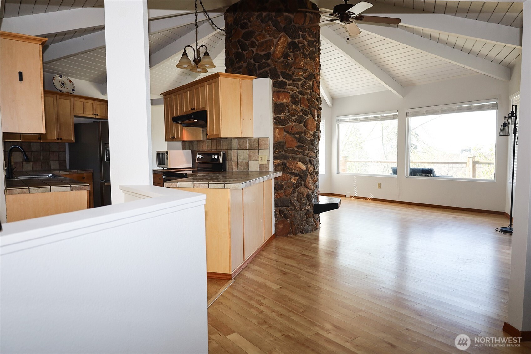 9678 Crest Dr , Blaine, WA 98230