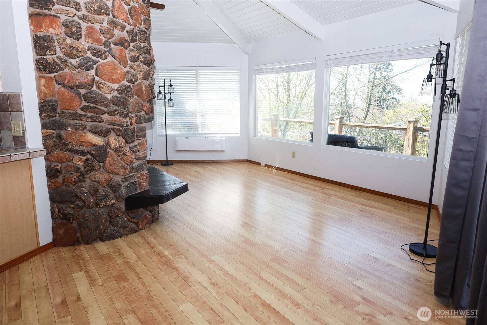 9678 Crest Dr , Blaine, WA 98230