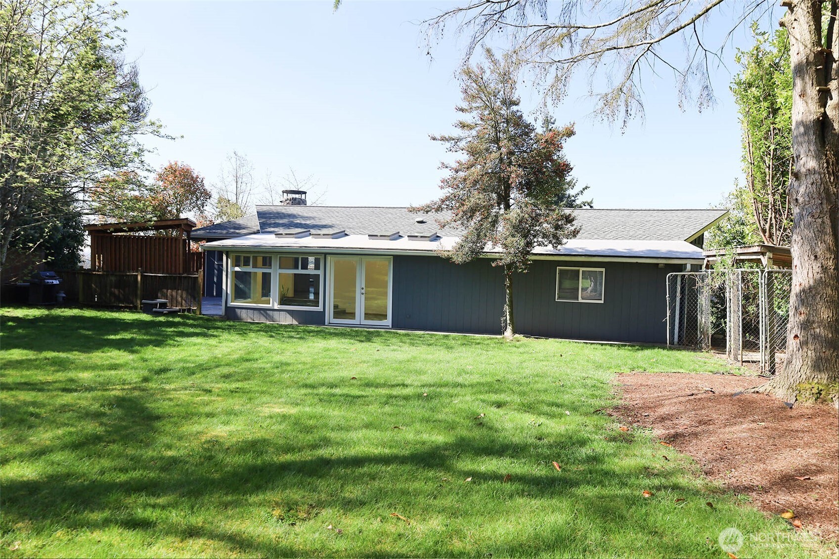 9678 Crest Dr , Blaine, WA 98230