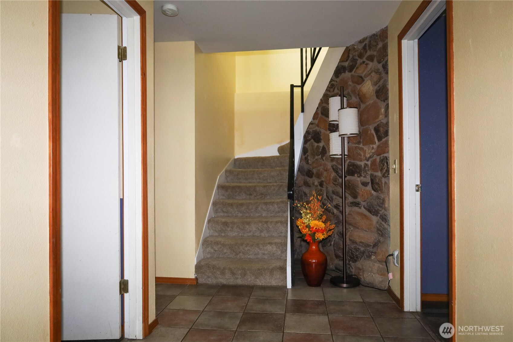 9678 Crest Dr , Blaine, WA 98230