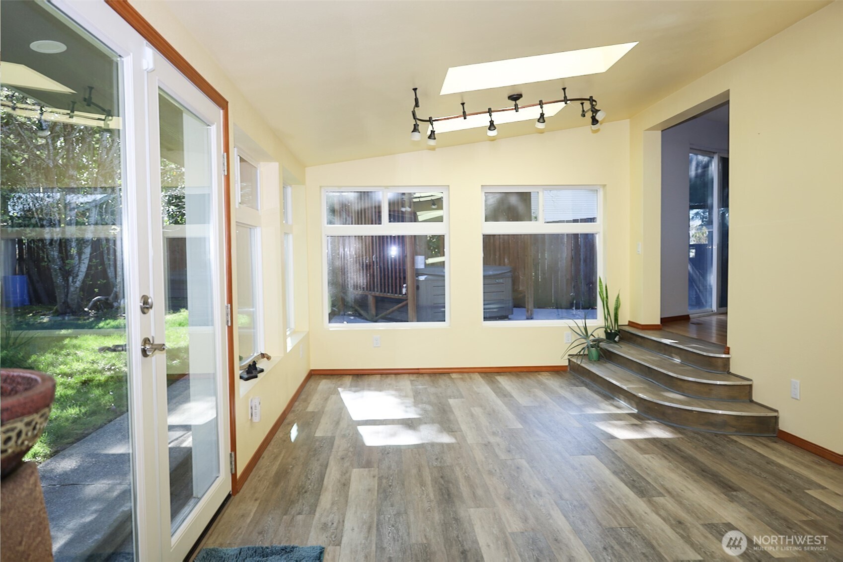 9678 Crest Dr , Blaine, WA 98230