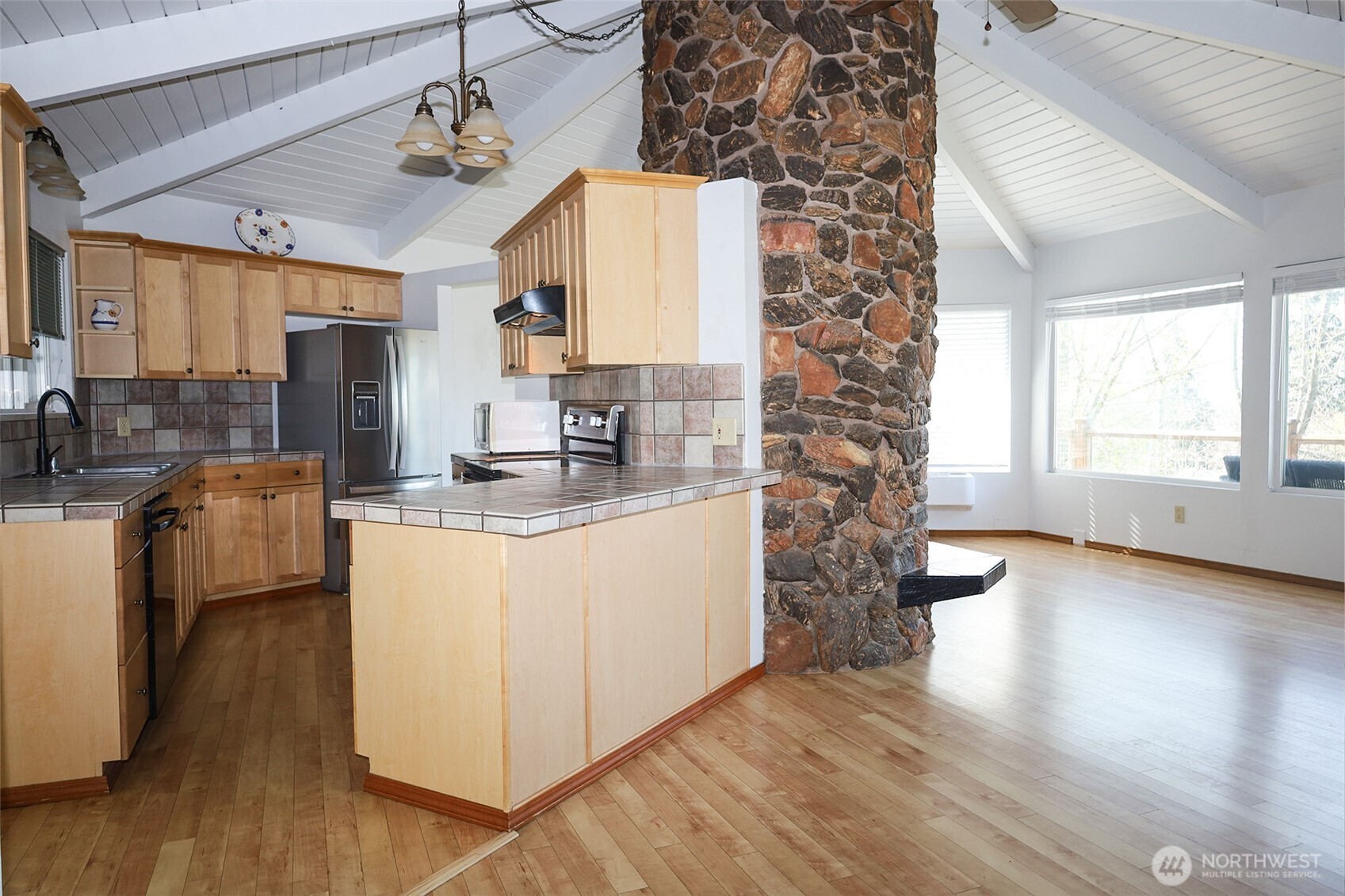 9678 Crest Dr , Blaine, WA 98230