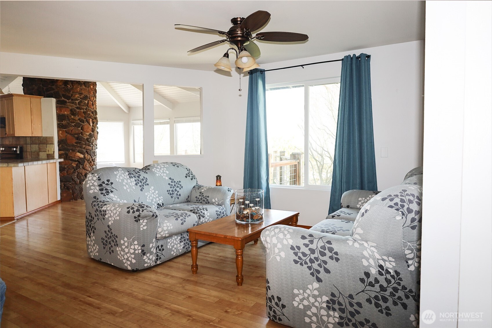 9678 Crest Dr , Blaine, WA 98230