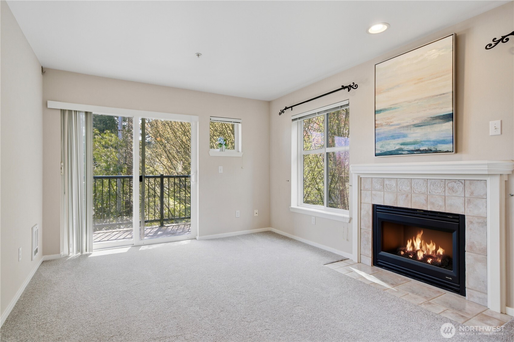 12345 Roosevelt Way NE #305, Seattle, WA 98125