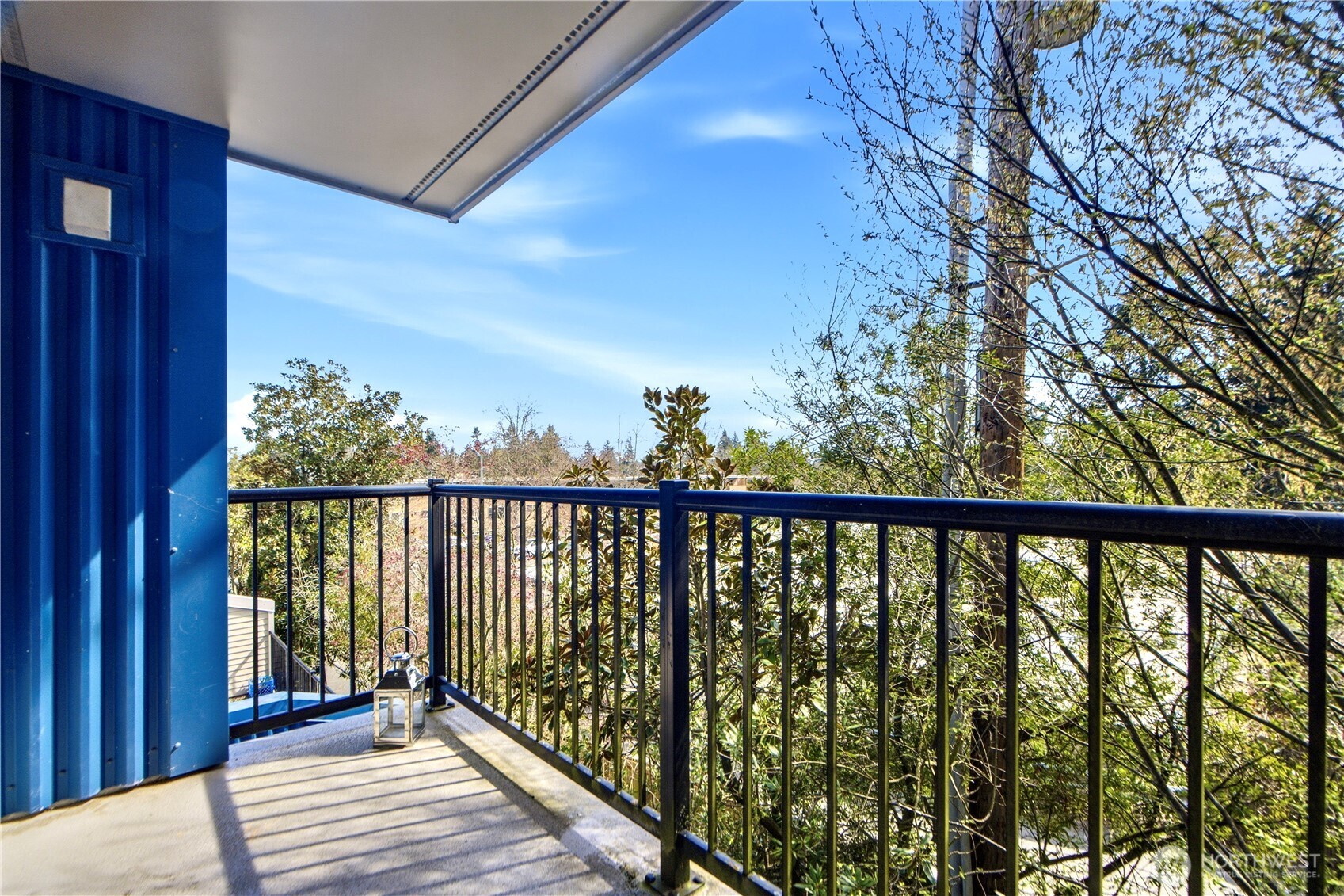 12345 Roosevelt Way NE #305, Seattle, WA 98125