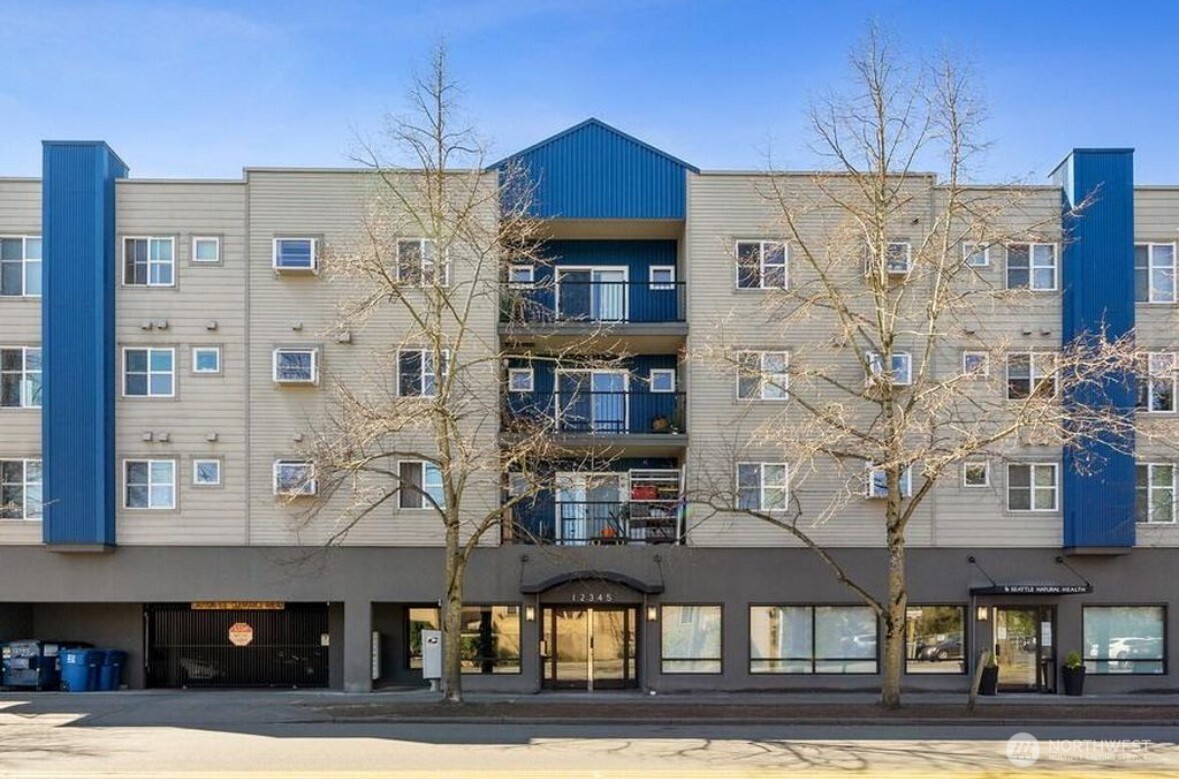 12345 Roosevelt Way NE #305, Seattle, WA 98125