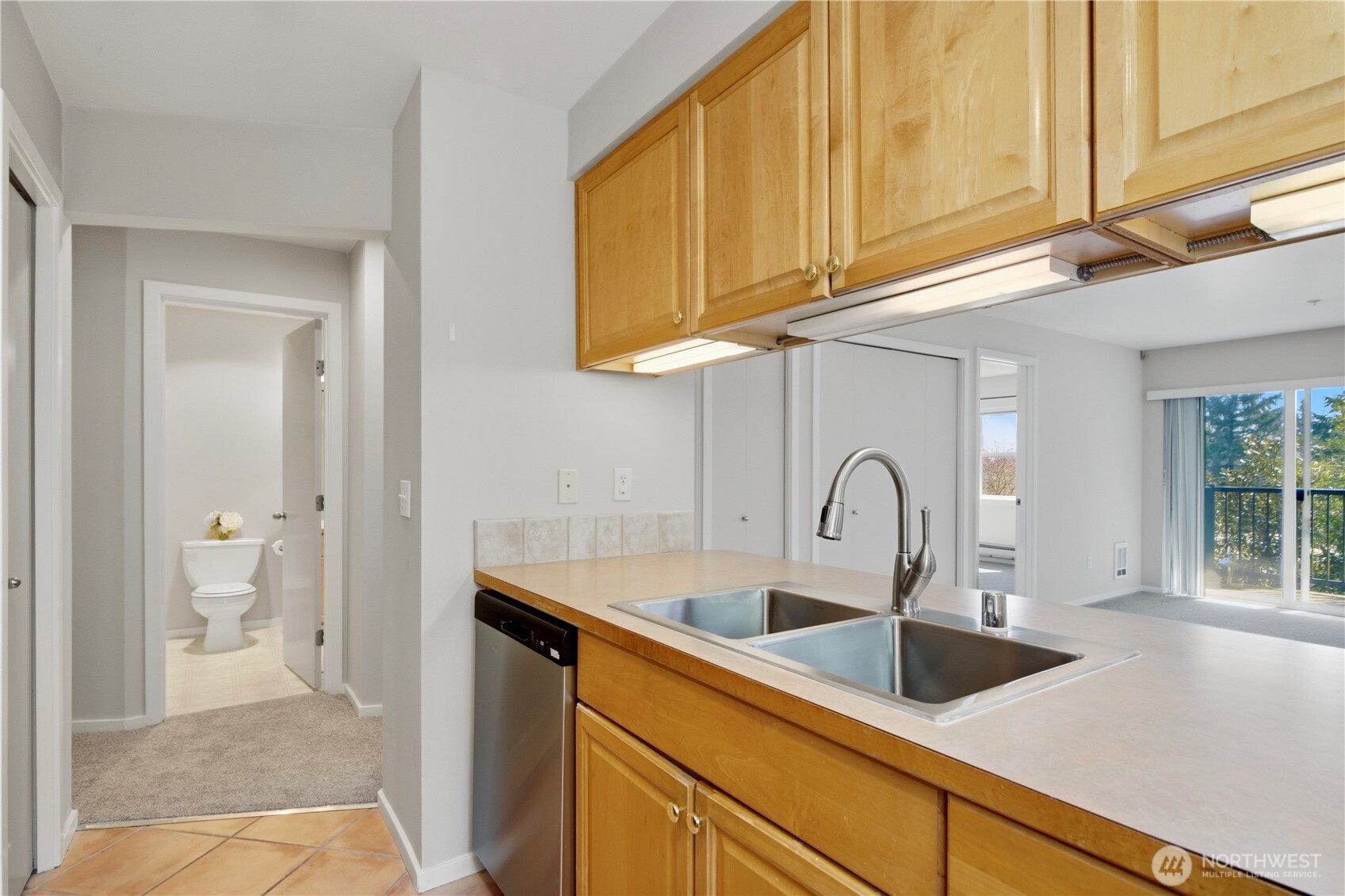 12345 Roosevelt Way NE #305, Seattle, WA 98125