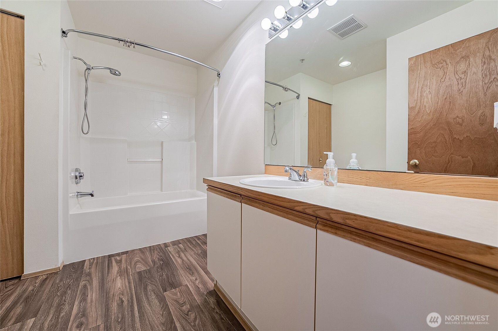 23210 59th Street S #12-5, Kent, WA 98032