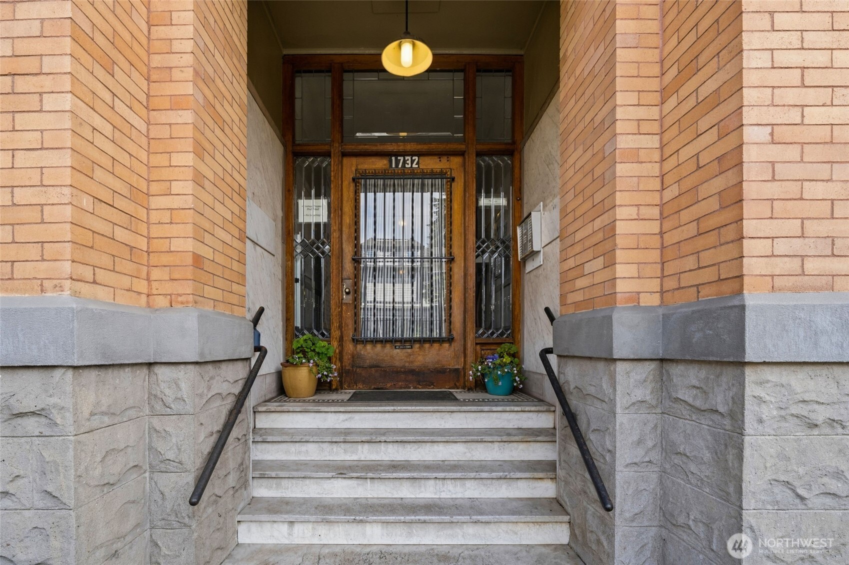 1732 15th Avenue #3, Seattle, WA 98122