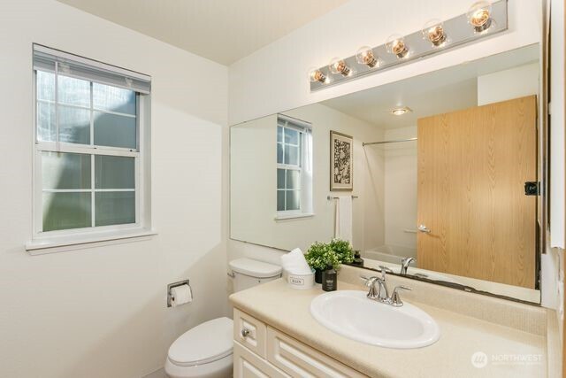 23315 Cedar Way #M101, Mountlake Terrace, WA 98043