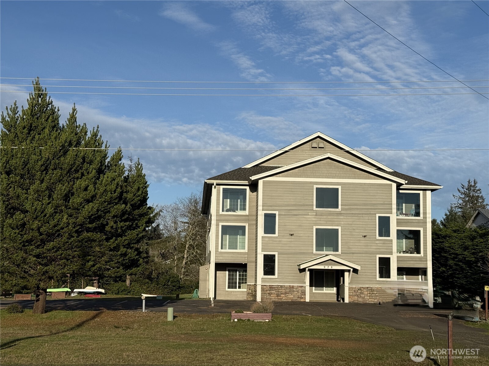978 Point Brown Avenue SE #3, Ocean Shores, WA 98569