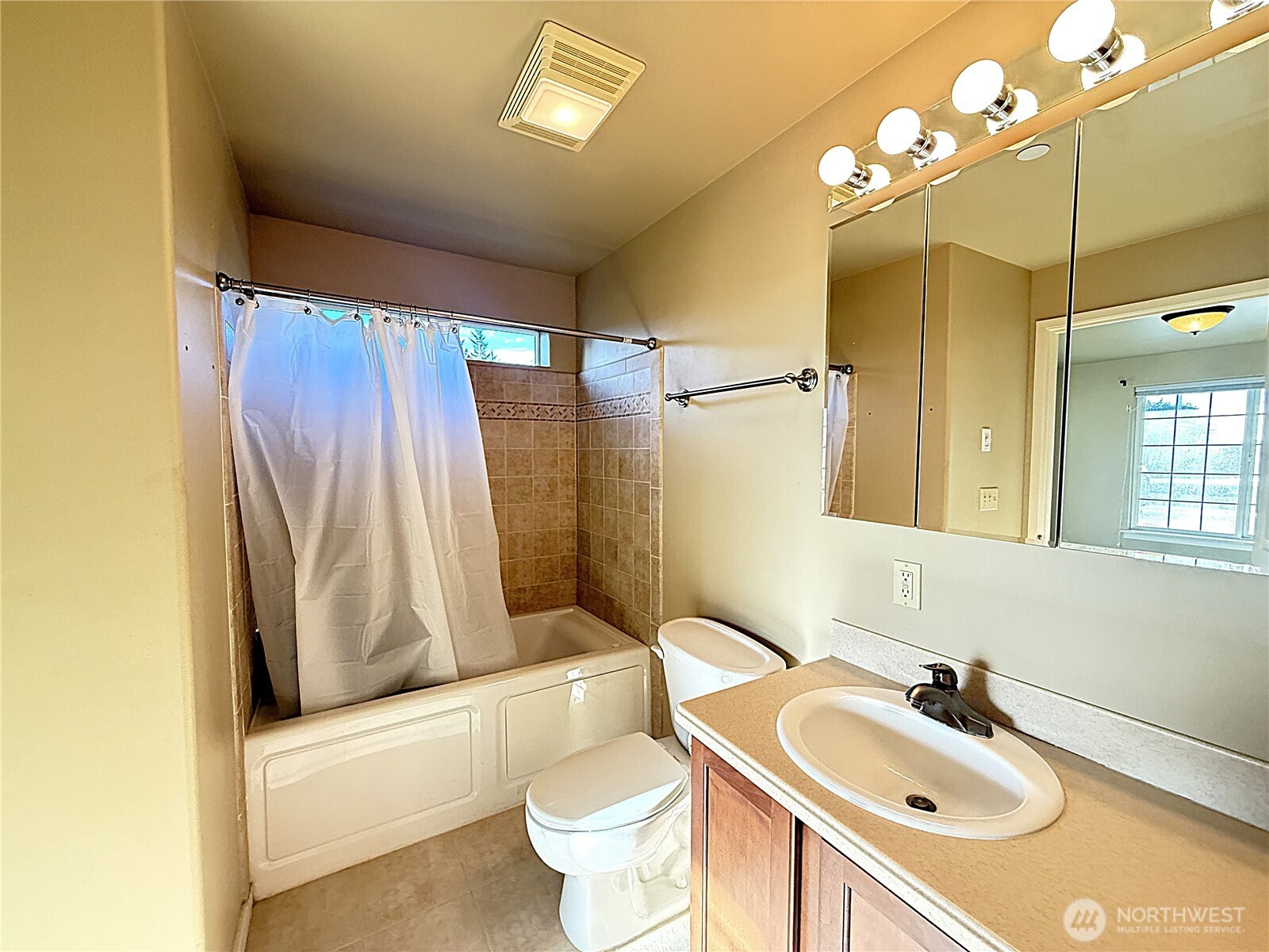 978 Point Brown Avenue SE #3, Ocean Shores, WA 98569