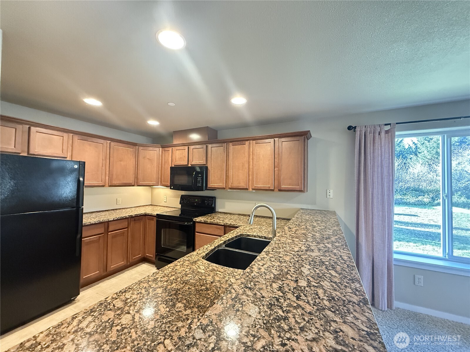 978 Point Brown Avenue SE #3, Ocean Shores, WA 98569